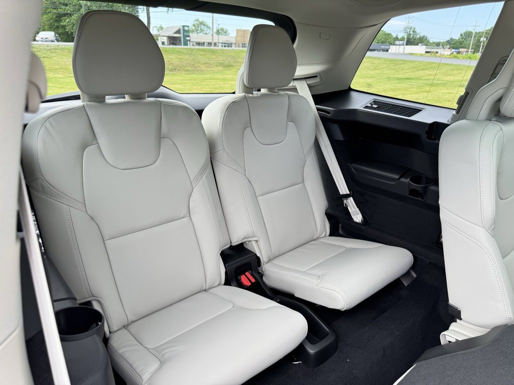 New 2026 Volvo XC90 B6 Ultra image 30