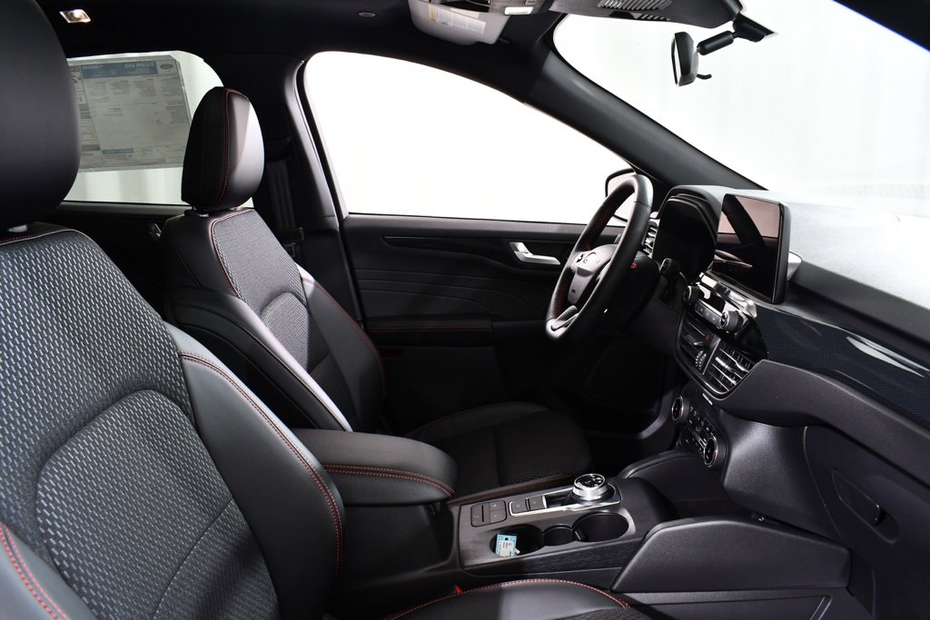New 2025 Ford Escape ST-Line w/ Cold Weather Package image 16
