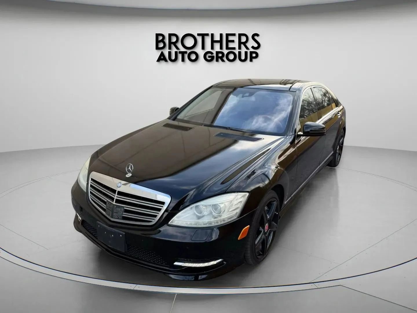 Used 2010 Mercedes-Benz S 550 image 4
