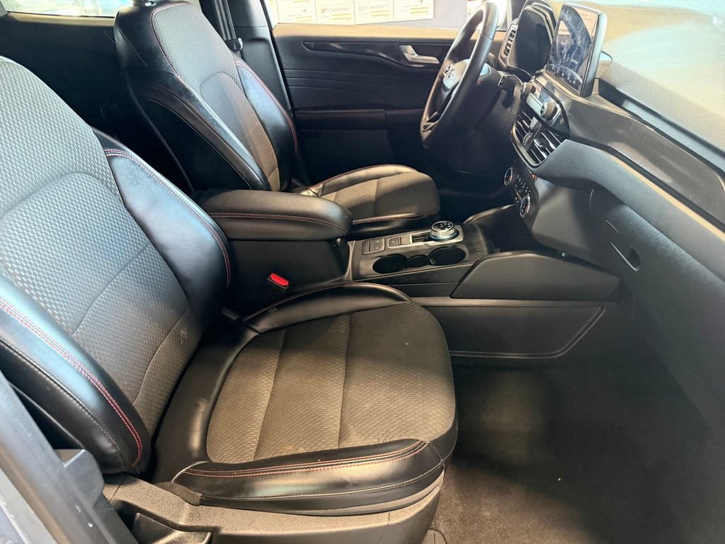 Used 2023 Ford Escape ST-Line FWD image 11