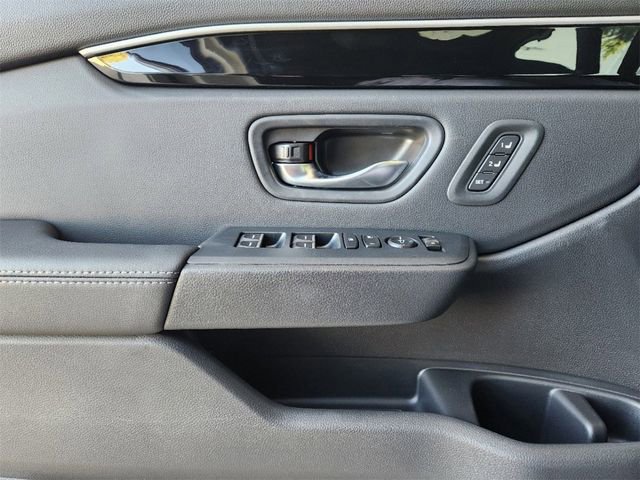 New 2025 Honda Pilot Touring image 9