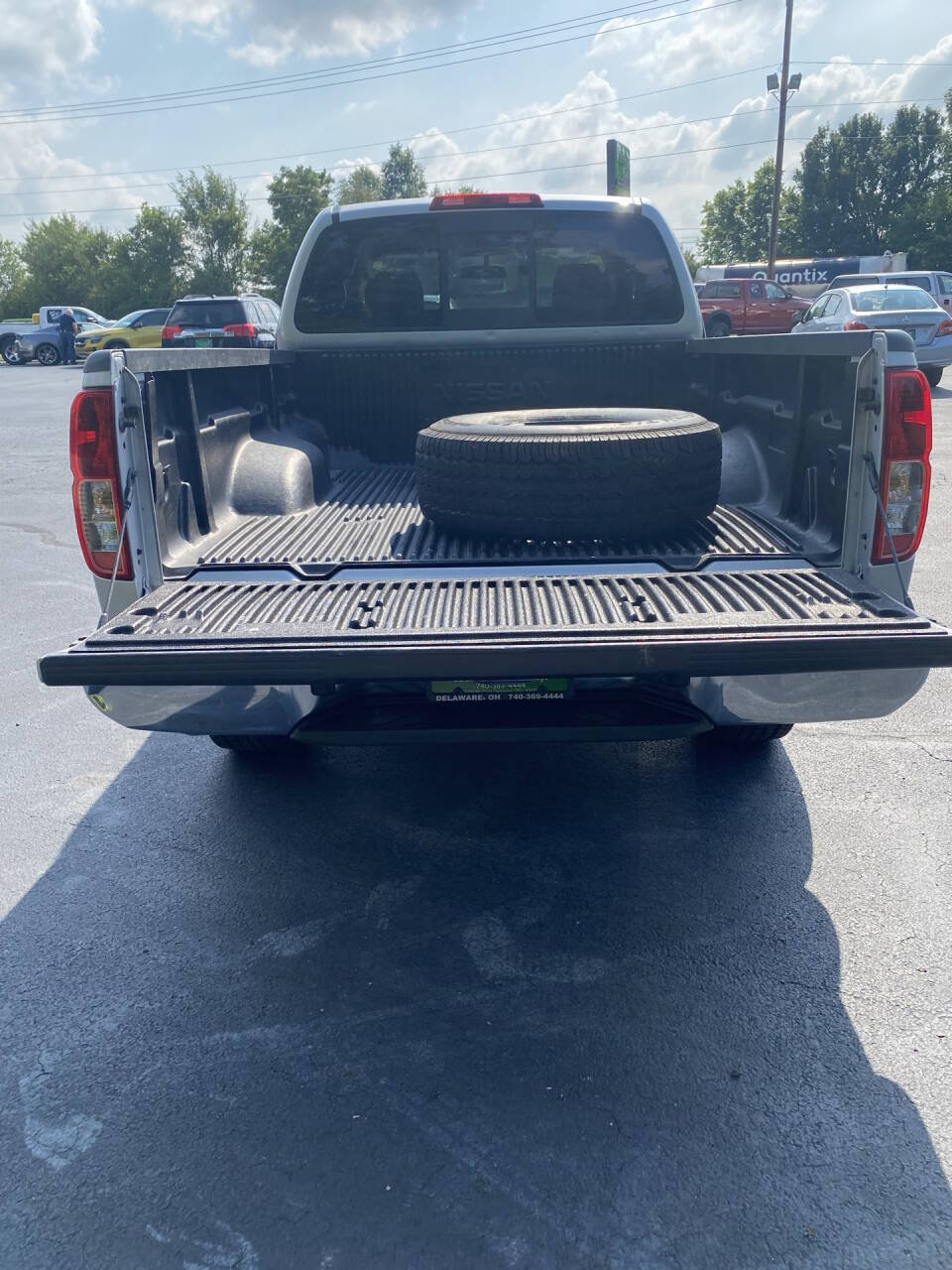 Used 2011 Nissan Frontier SV AWD/4WD image 4