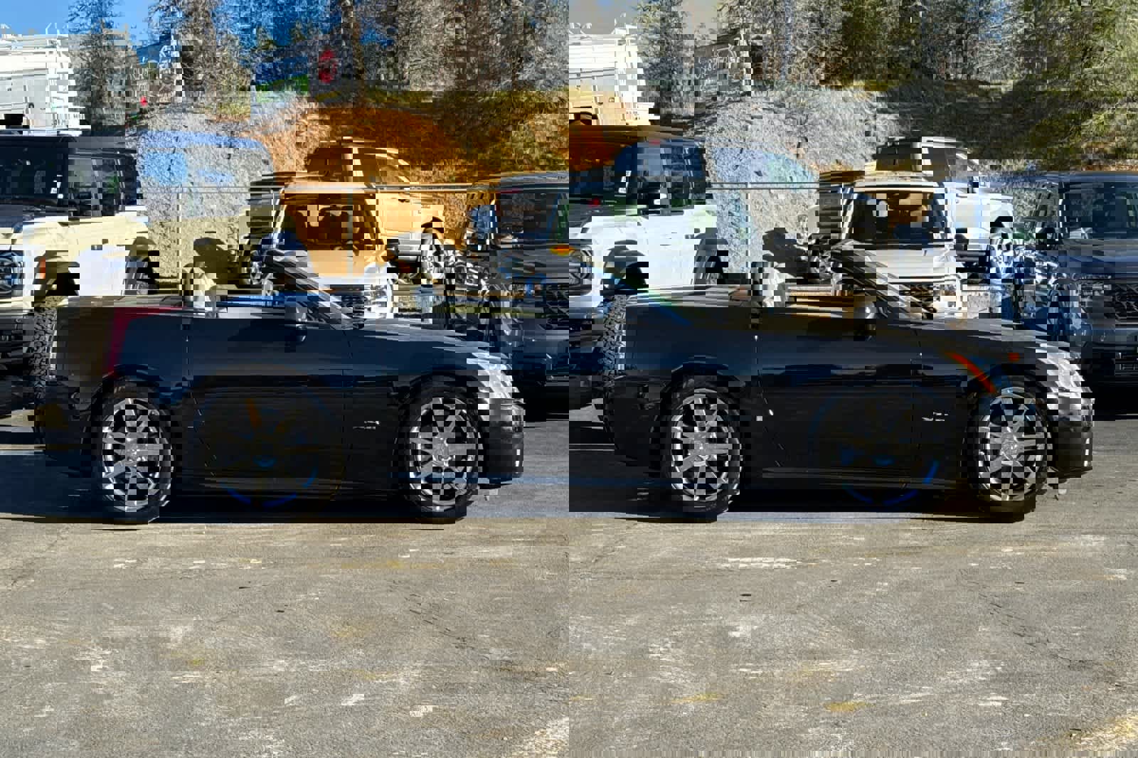 Used 2006 Cadillac XLR image 3