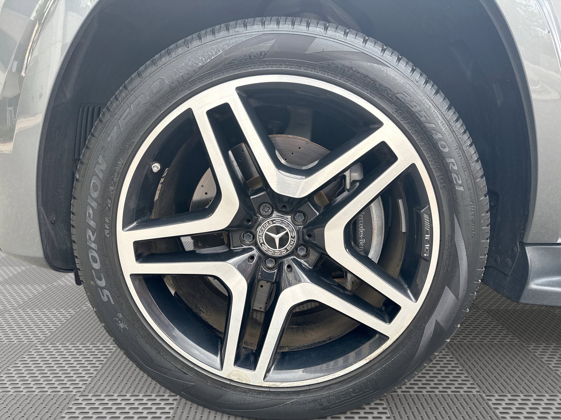 Used 2018 Mercedes-Benz GLS 550 4MATIC image 19