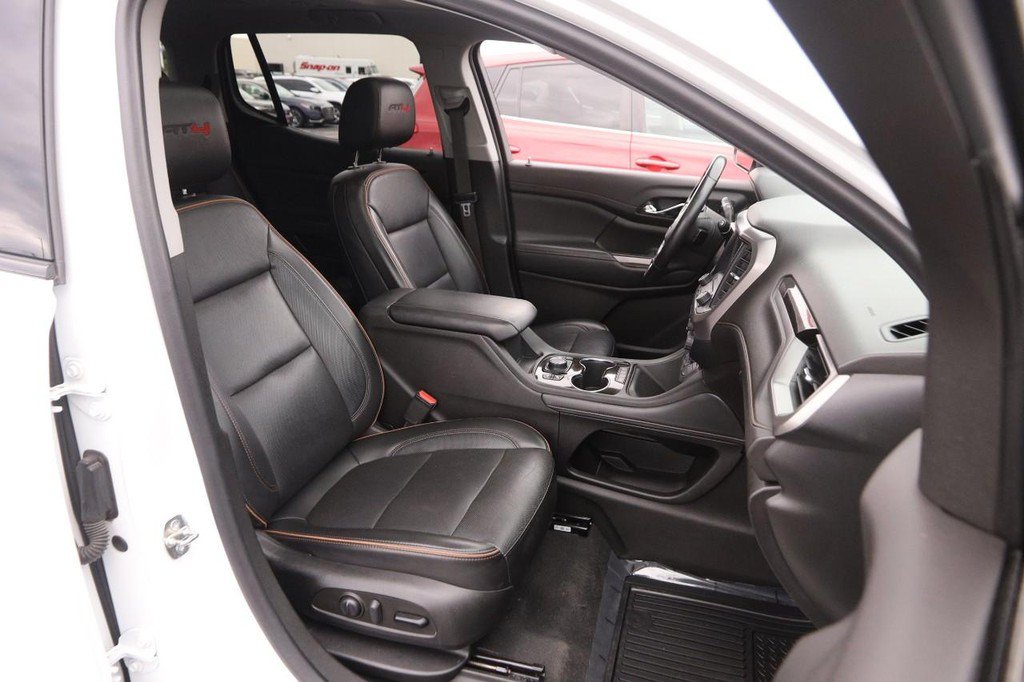 Used 2022 GMC Acadia AT4 w/ Technology Package AWD/4WD image 29
