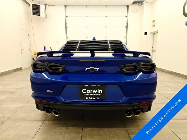 Used 2020 Chevrolet Camaro SS RWD image 4