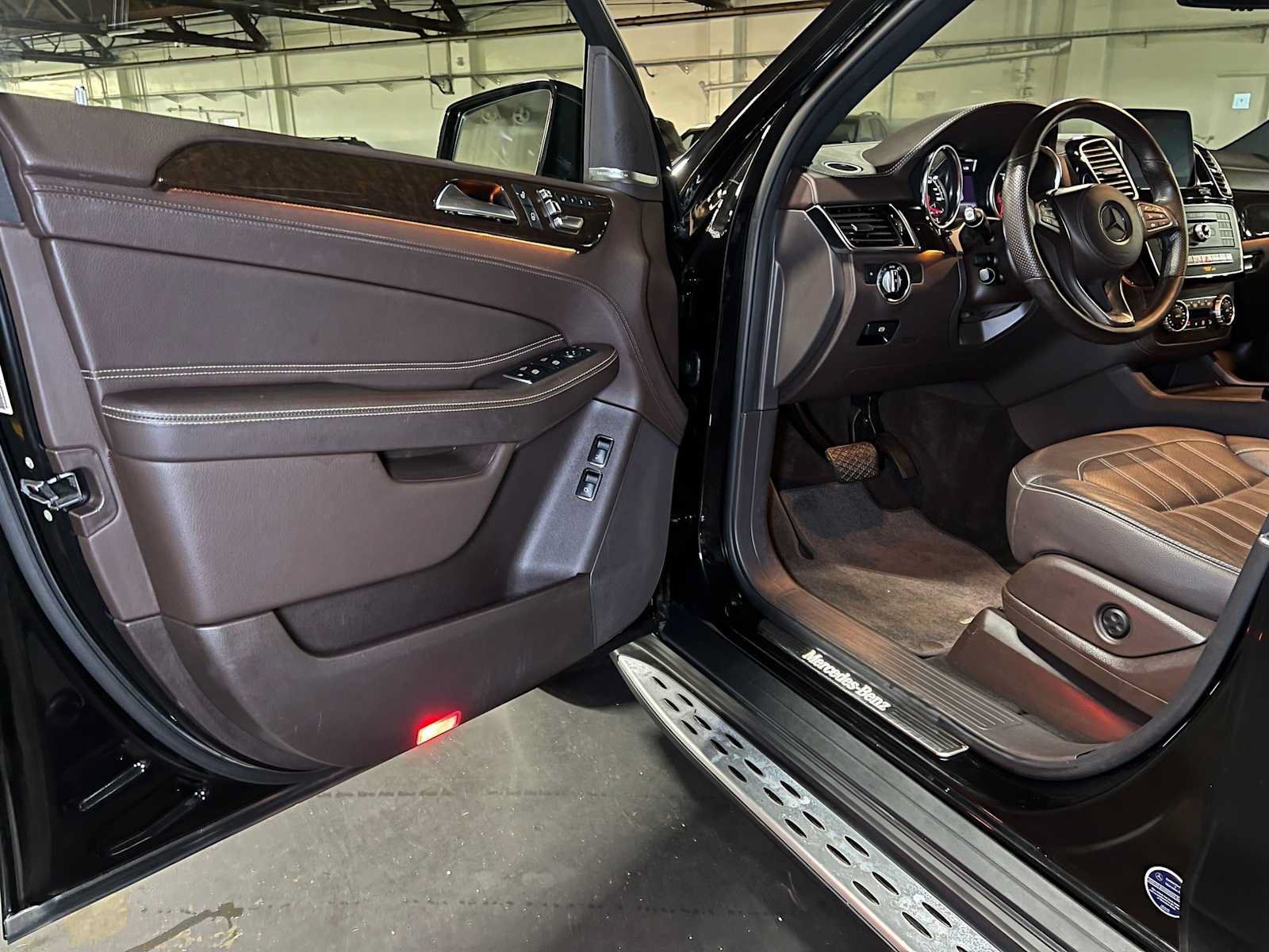 Used 2018 Mercedes-Benz GLS 450 4MATIC image 21