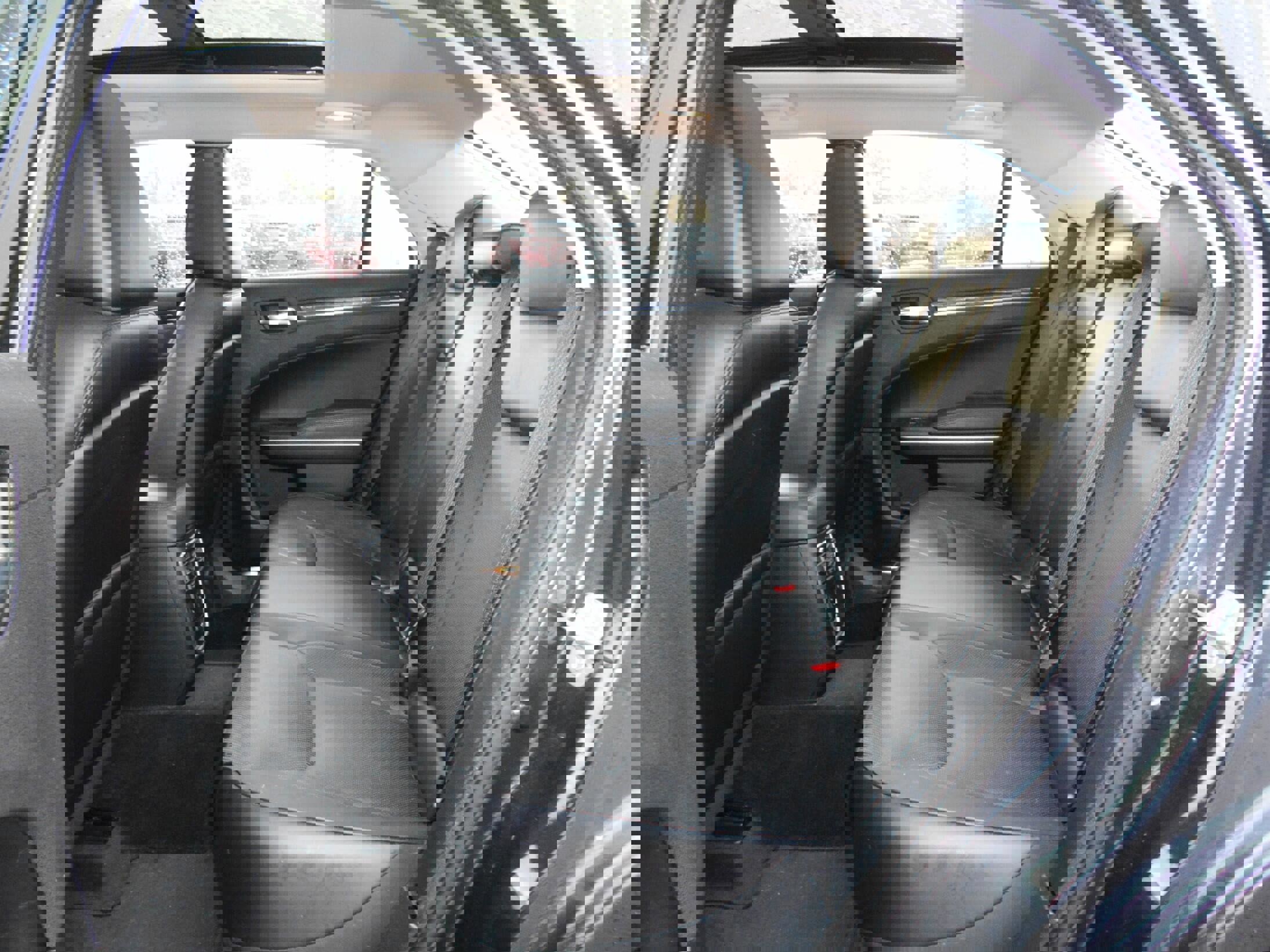 Used 2015 Chrysler 300 C w/ Light Group image 6