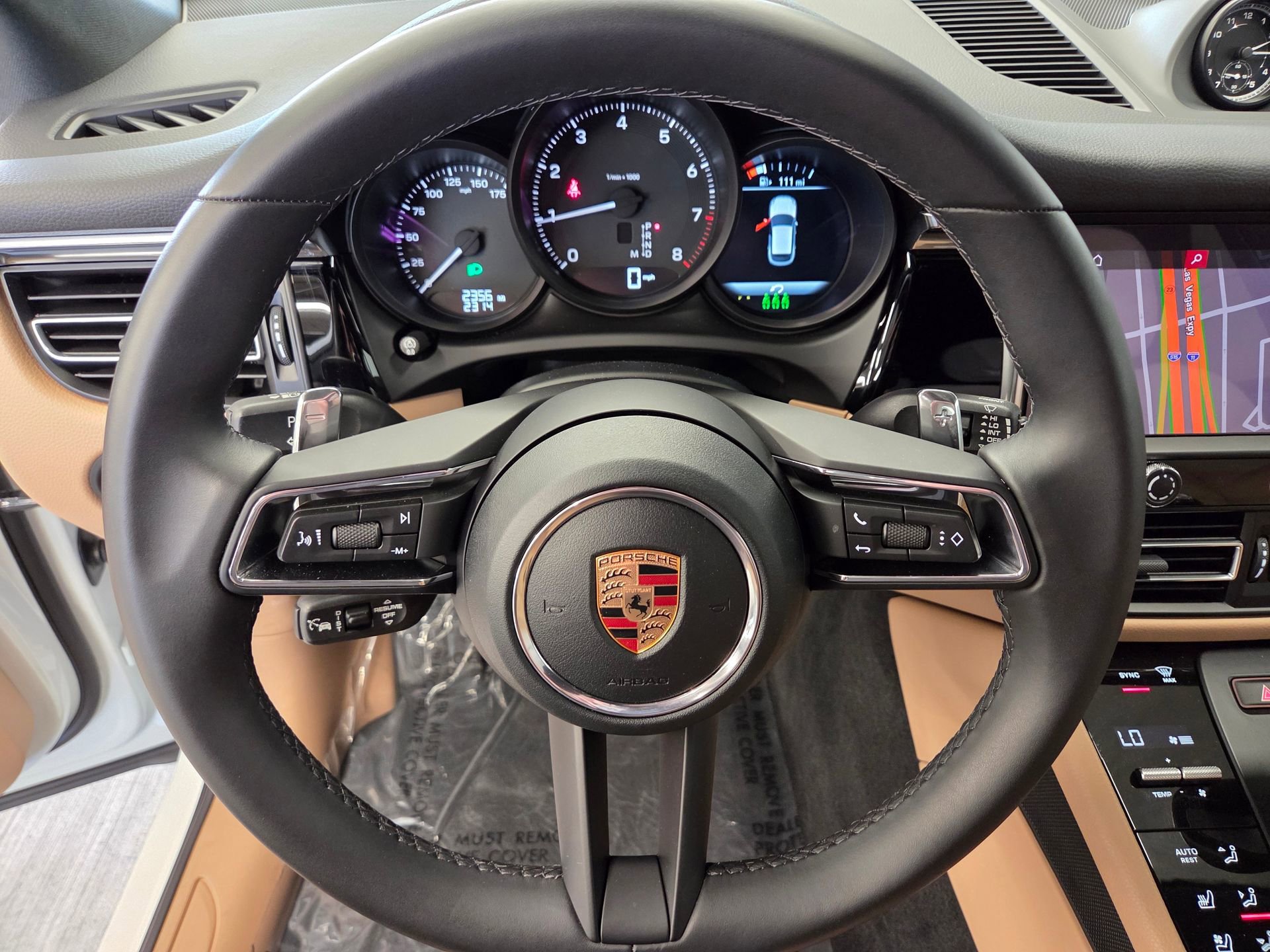 Certified 2026 Porsche Macan AWD/4WD image 17