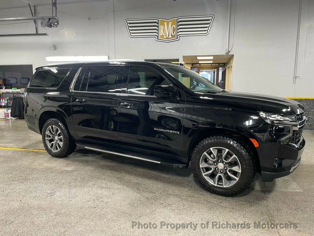 Used 2023 Chevrolet Suburban LS AWD/4WD image 2