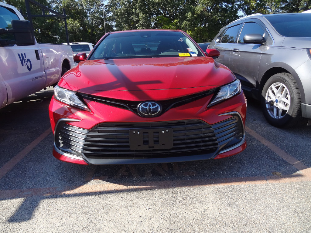 Used 2023 Toyota Camry LE FWD image 2