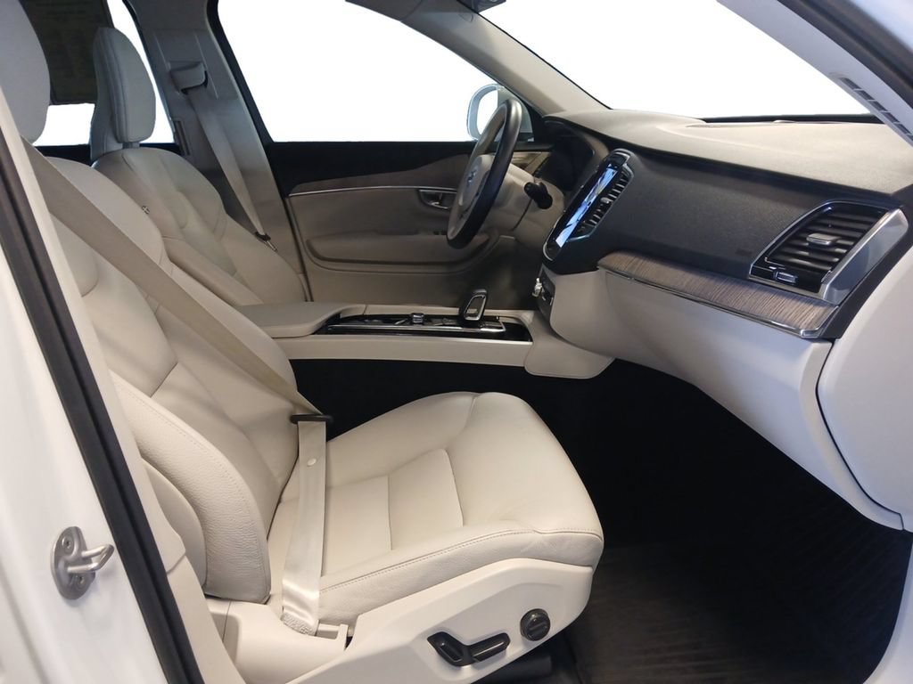 Used 2024 Volvo XC90 B5 Plus w/ Protection Package Premier AWD/4WD image 15