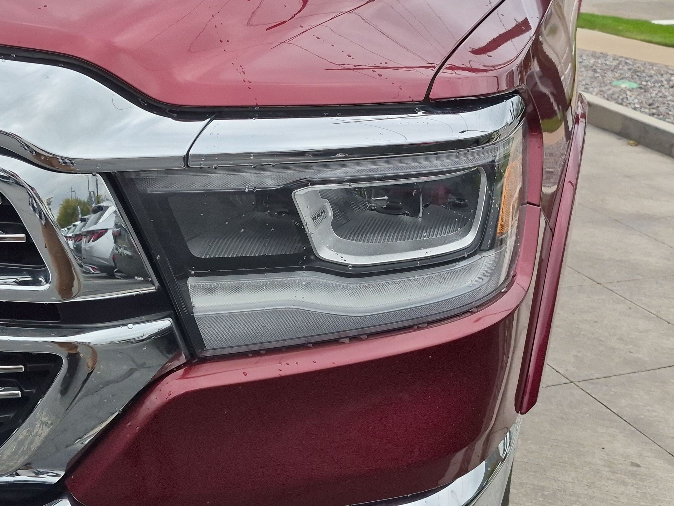 Used 2020 RAM 1500 Laramie AWD/4WD image 11