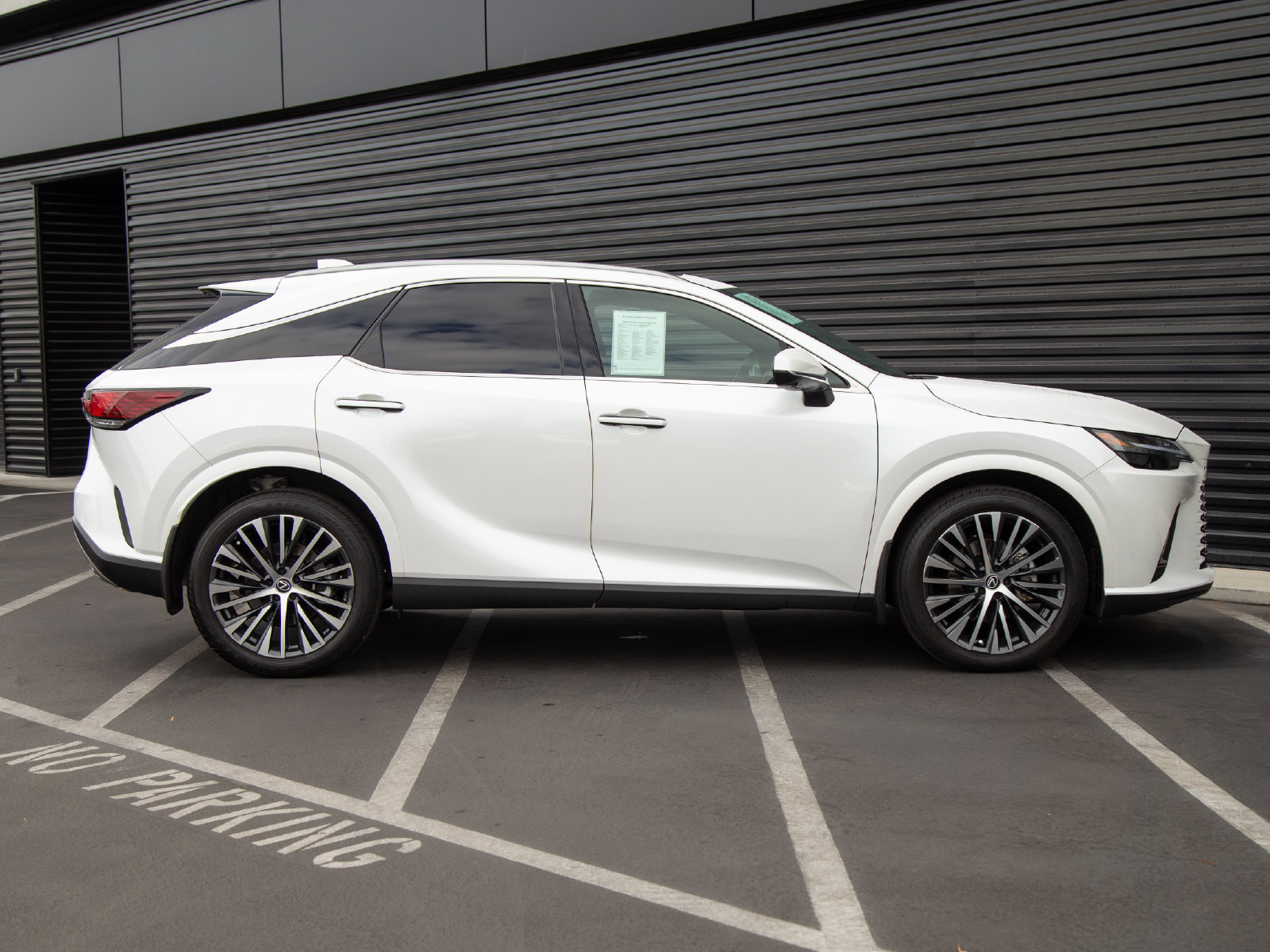 Used 2023 Lexus RX 350 Premium Plus w/ Cold Area Package FWD image 8