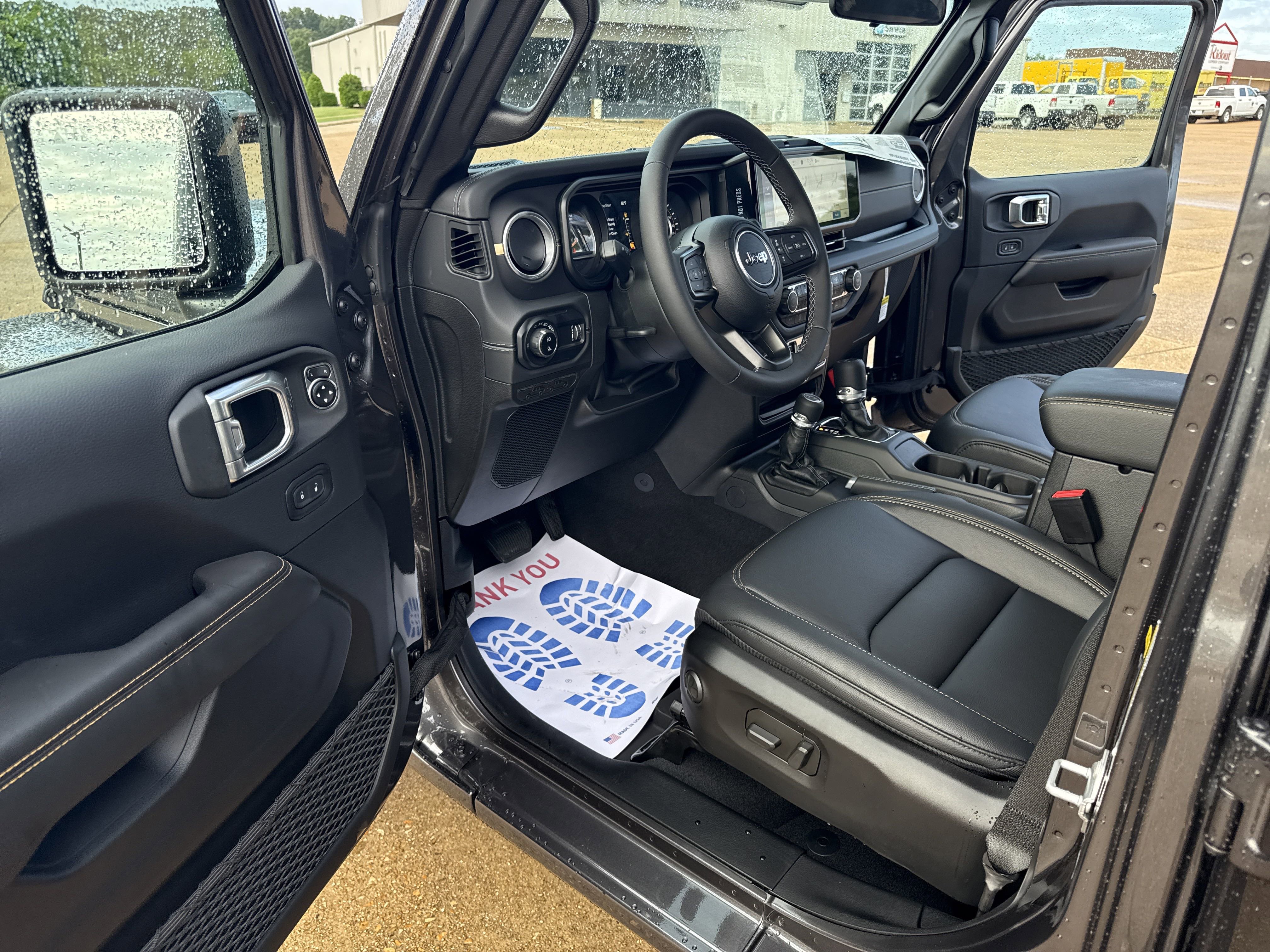 New 2025 Jeep Gladiator Sport w/ Premium Package image 13