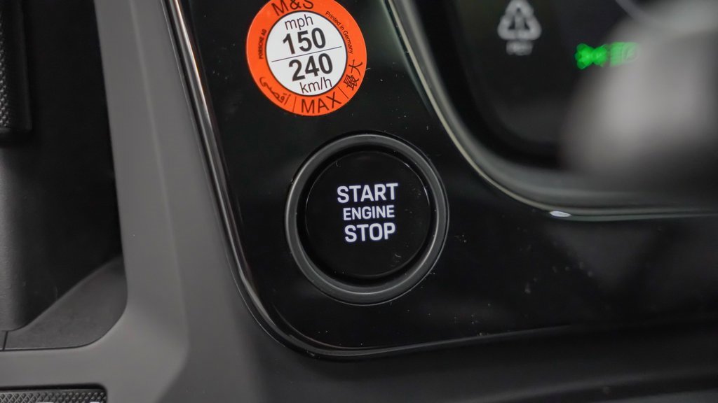 New 2025 Porsche Cayenne Coupe image 25