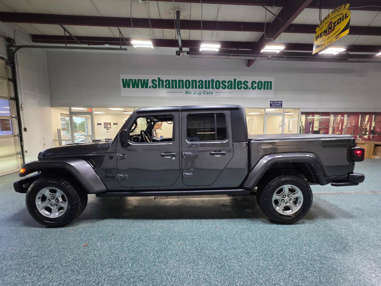 Used 2021 Jeep Gladiator Sport AWD/4WD image 11