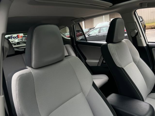 Used 2018 Toyota RAV4 XLE image 31