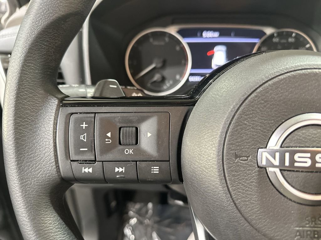 Used 2022 Nissan Rogue SV image 29