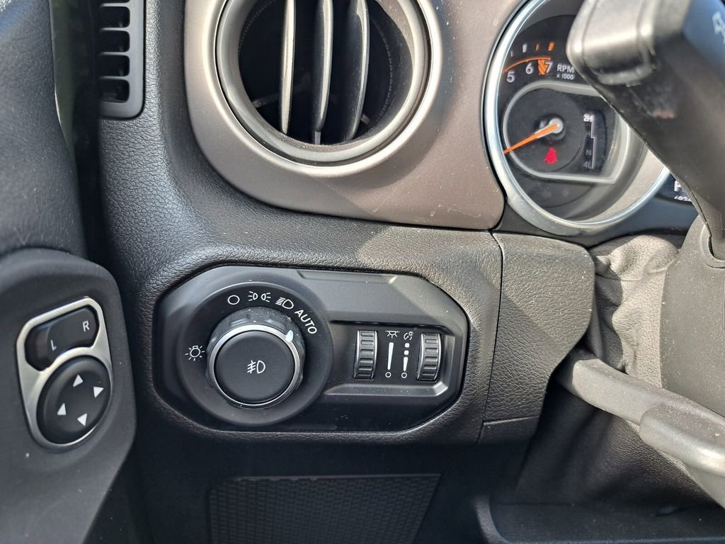 Used 2020 Jeep Wrangler Sport S image 15