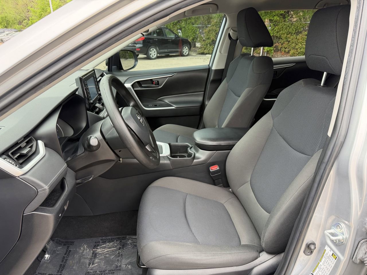 Used 2022 Toyota RAV4 LE AWD/4WD image 29