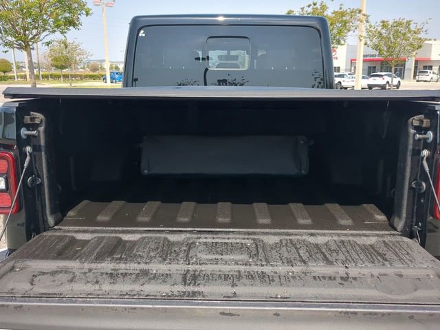 Used 2022 Jeep Gladiator Overland image 13