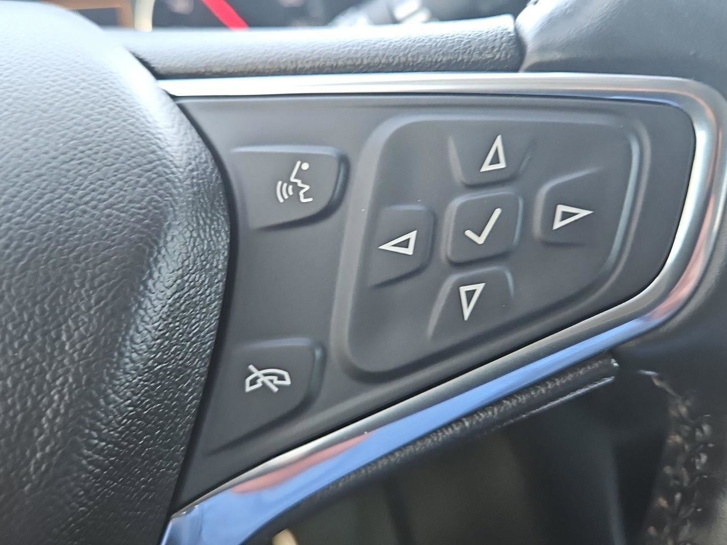 Used 2020 Chevrolet Equinox Premier FWD image 14