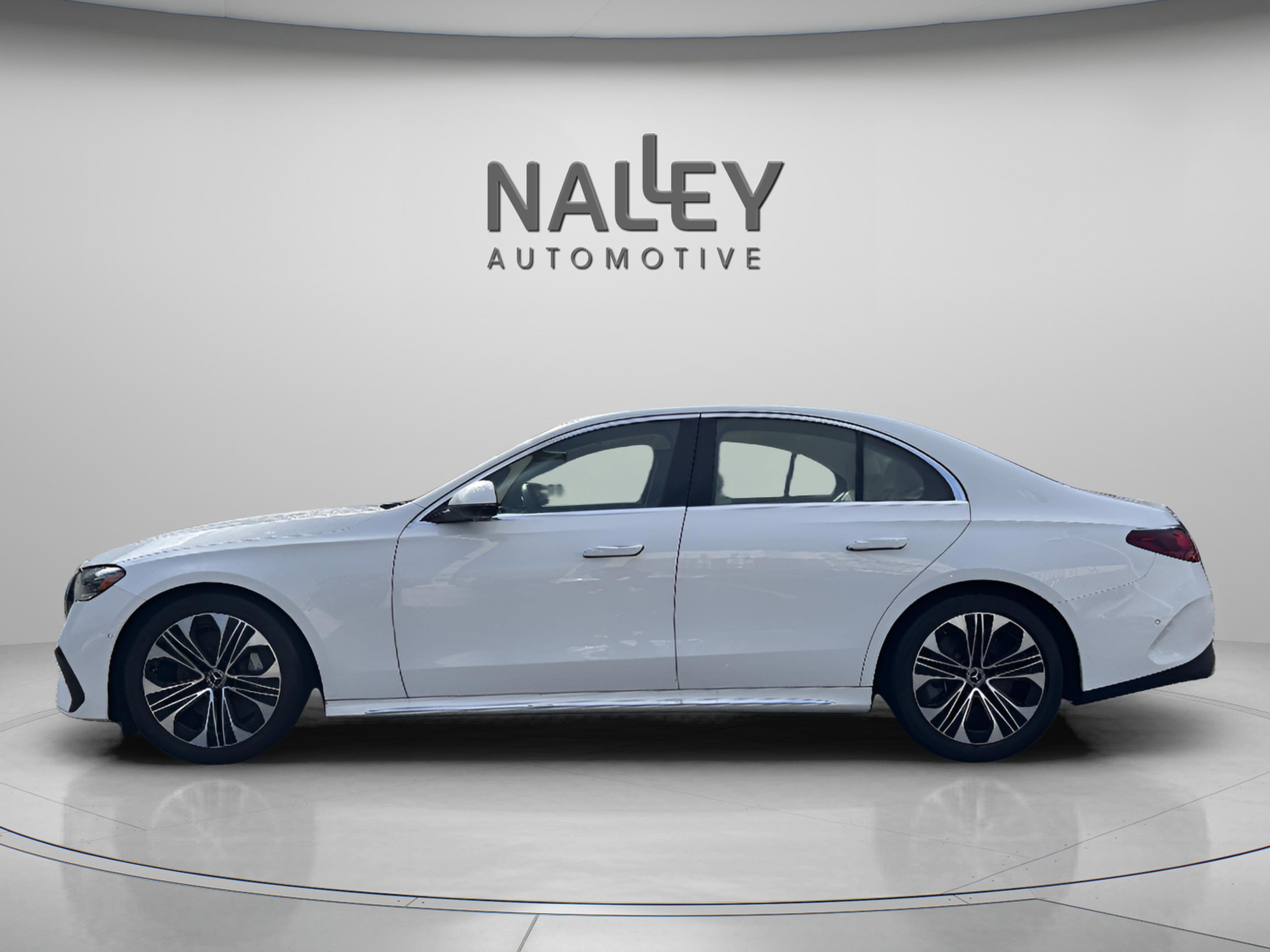 Used 2024 Mercedes-Benz E 450 4MATIC Sedan image 3