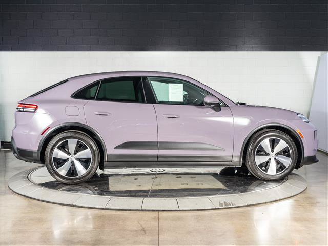 Used 2026 Porsche Macan Electric RWD image 8