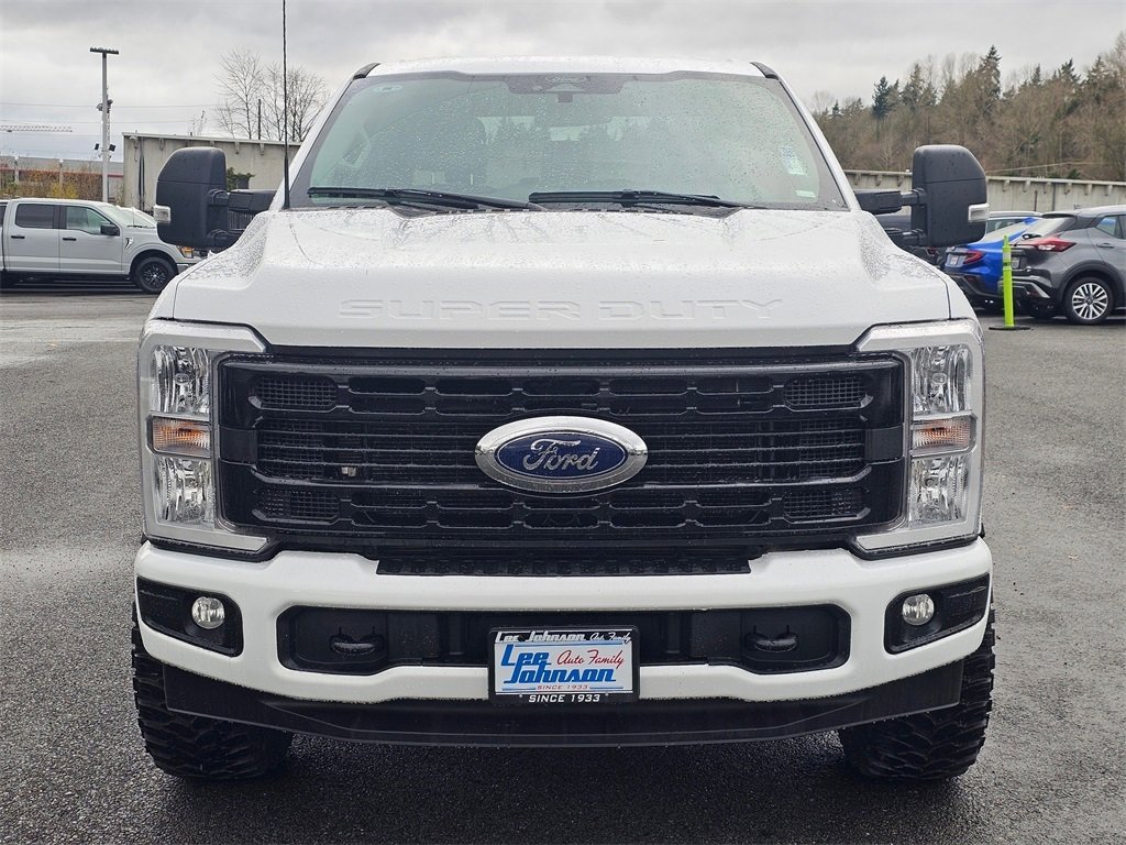 Used 2024 Ford F350 XLT image 2