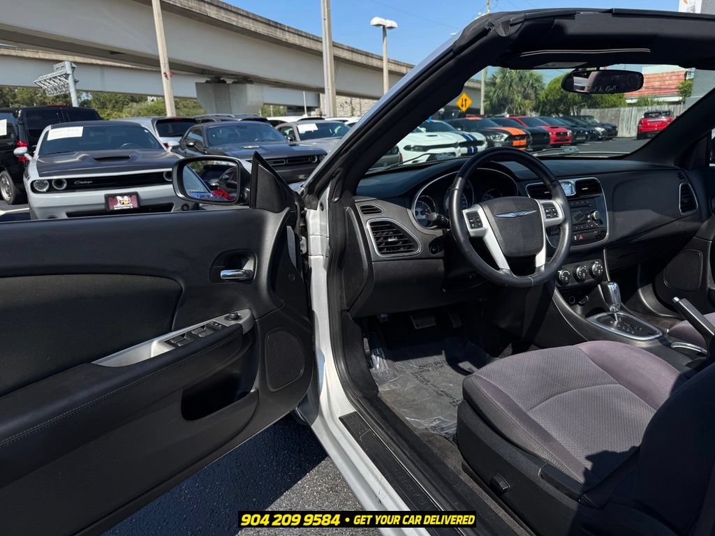 Used 2012 Chrysler 200 Touring FWD image 22