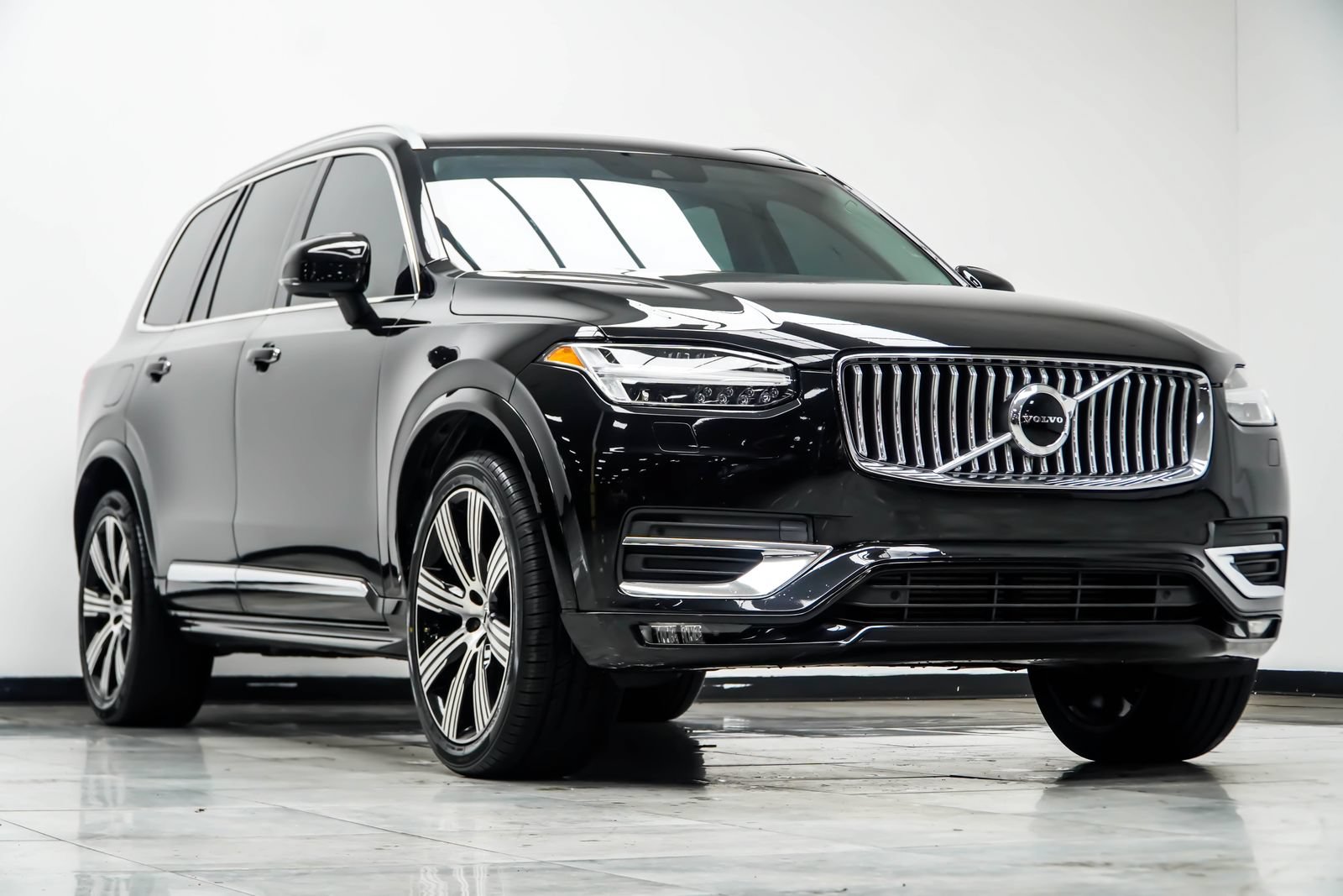 Used 2021 Volvo XC90 T6 Inscription w/ Protection Package Premier AWD/4WD image 4