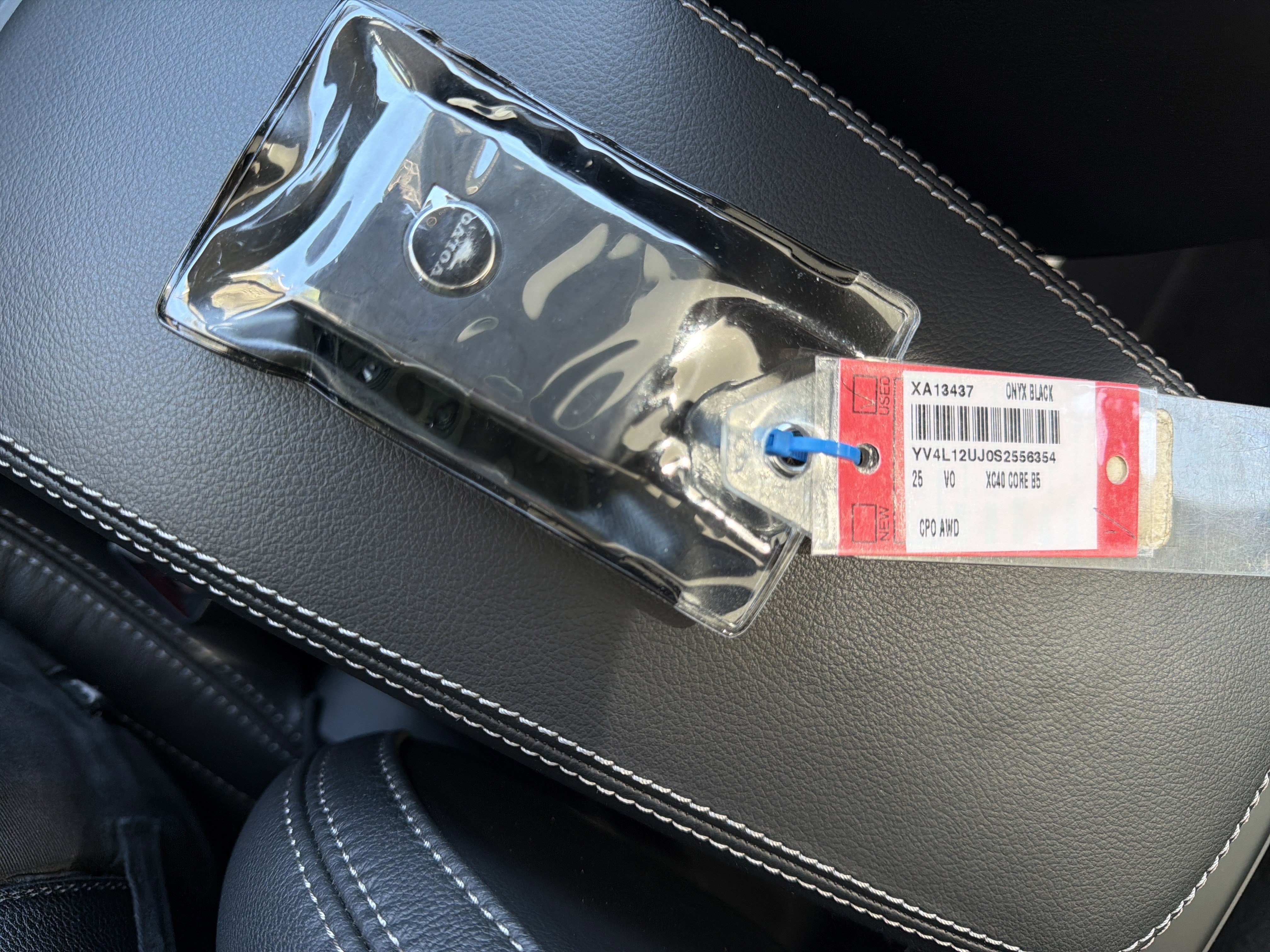 Certified 2025 Volvo XC40 B5 Core image 38