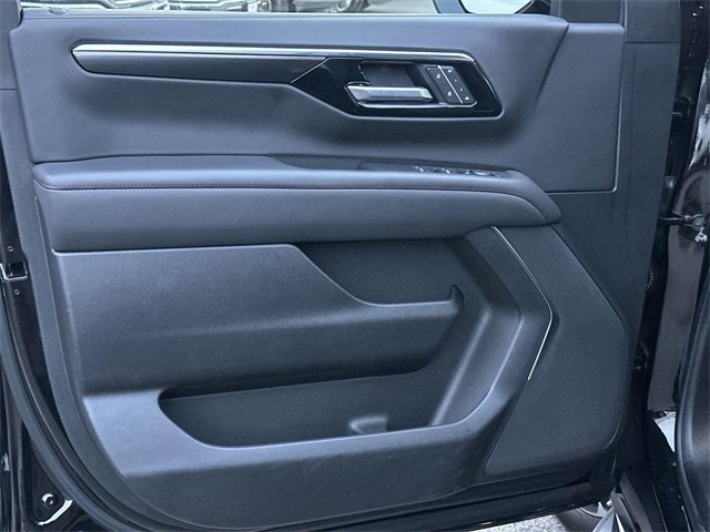 Used 2025 Chevrolet Suburban RST image 20