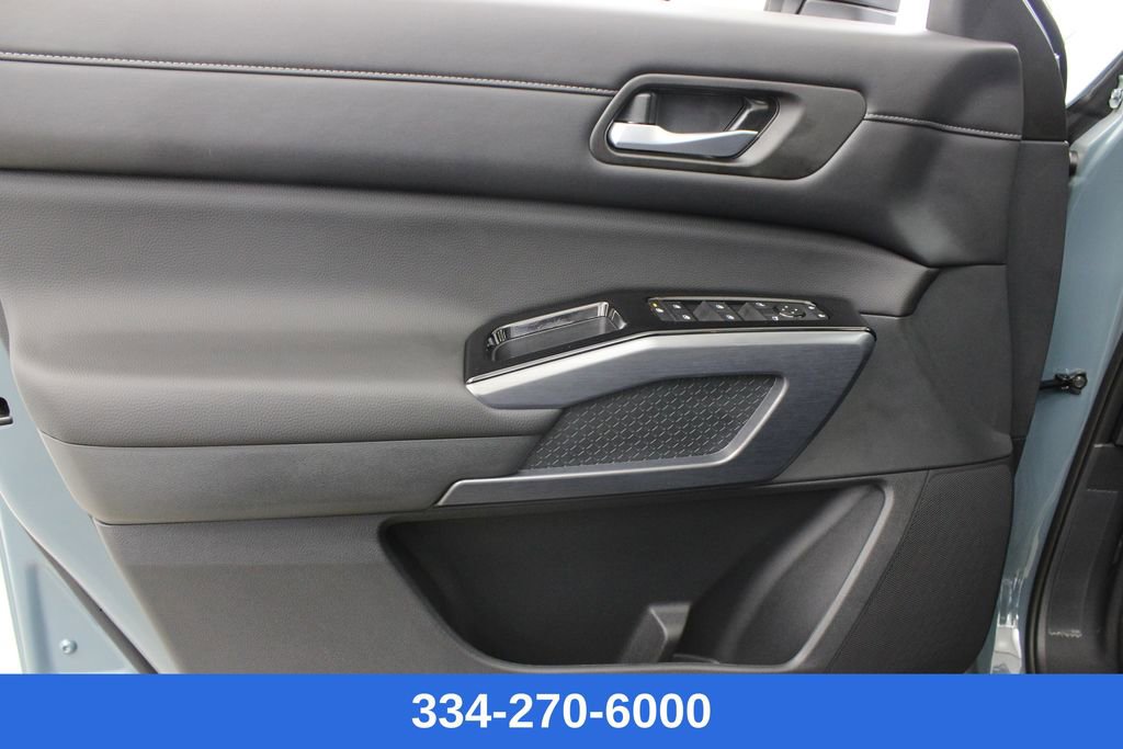 New 2026 Nissan Pathfinder SL image 15