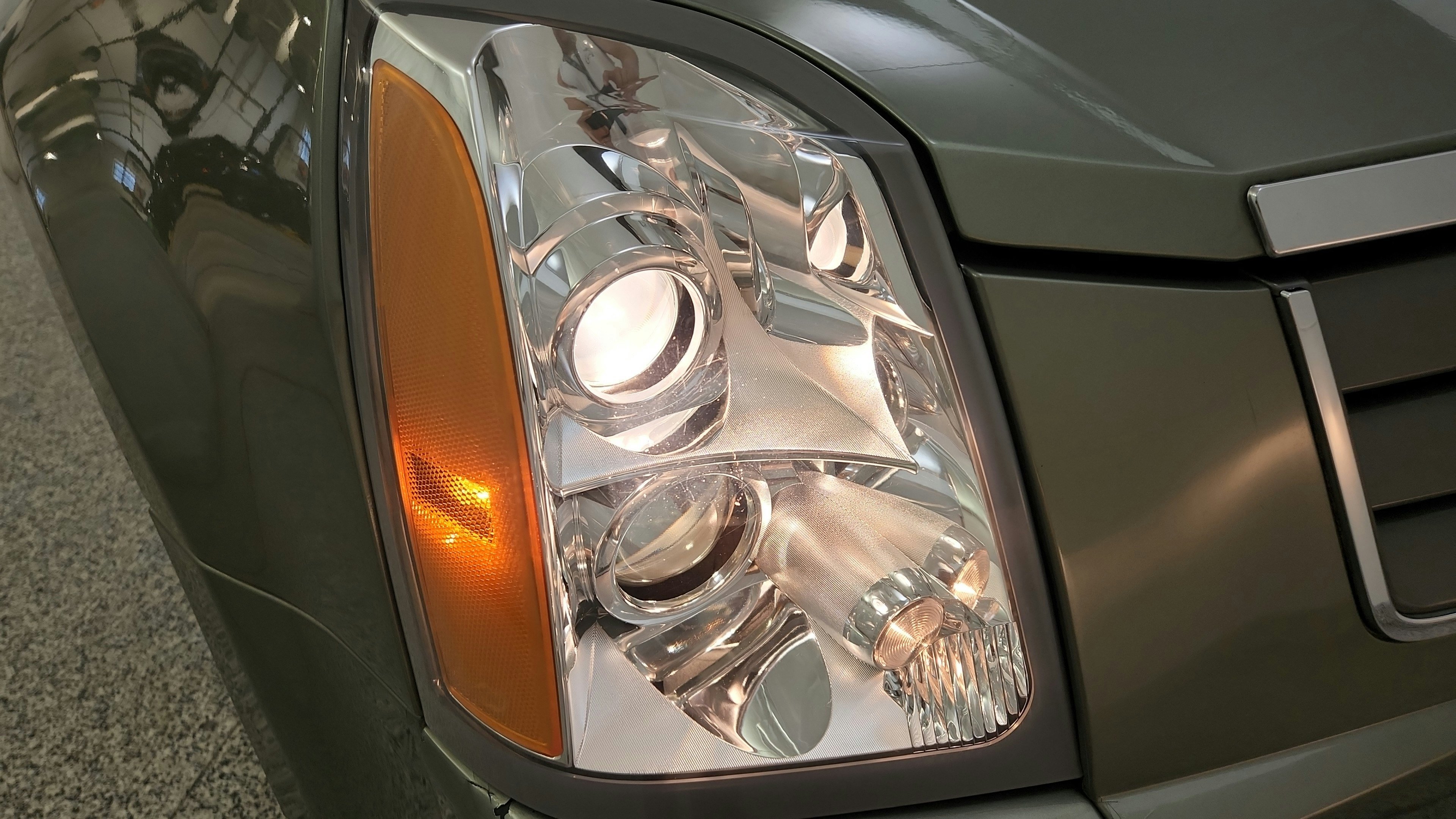 Used 2004 Cadillac SRX w/ Preferred Equipment Group AWD/4WD image 34