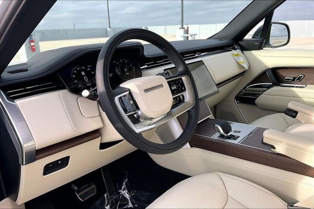 New 2026 Land Rover Range Rover SE image 7