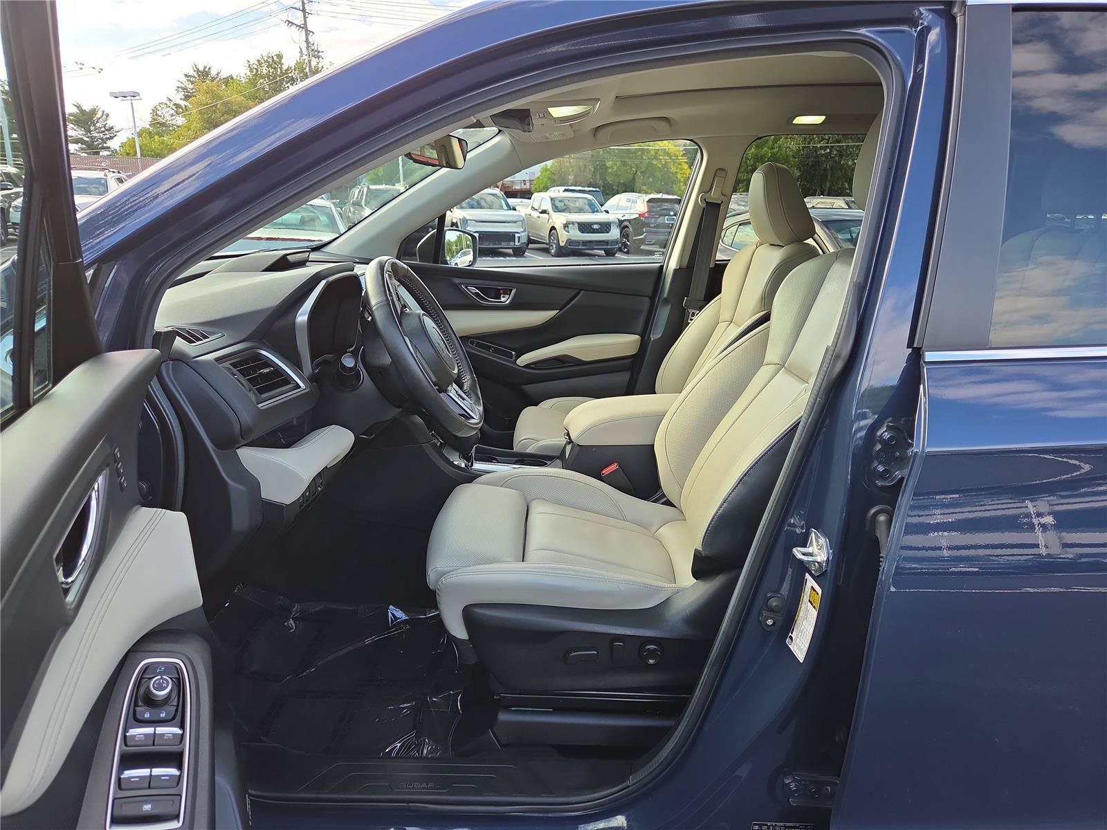 Used 2023 Subaru Ascent Limited w/ Technology Package AWD/4WD image 12
