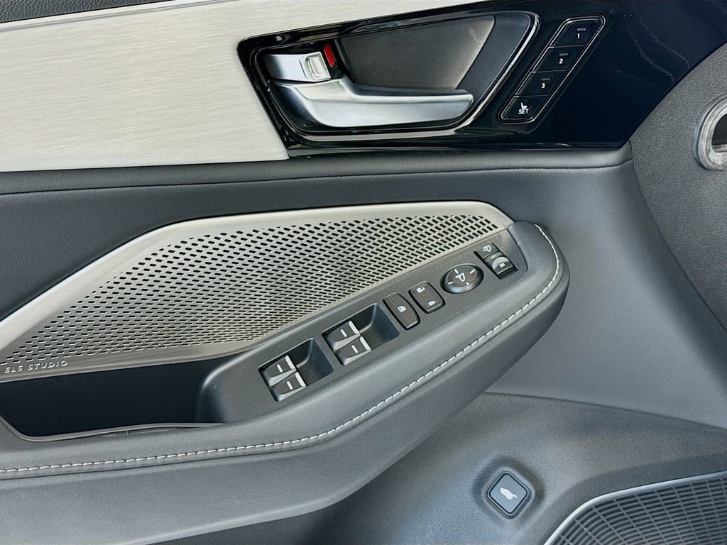 Used 2023 Acura MDX FWD w/ Technology Package image 25