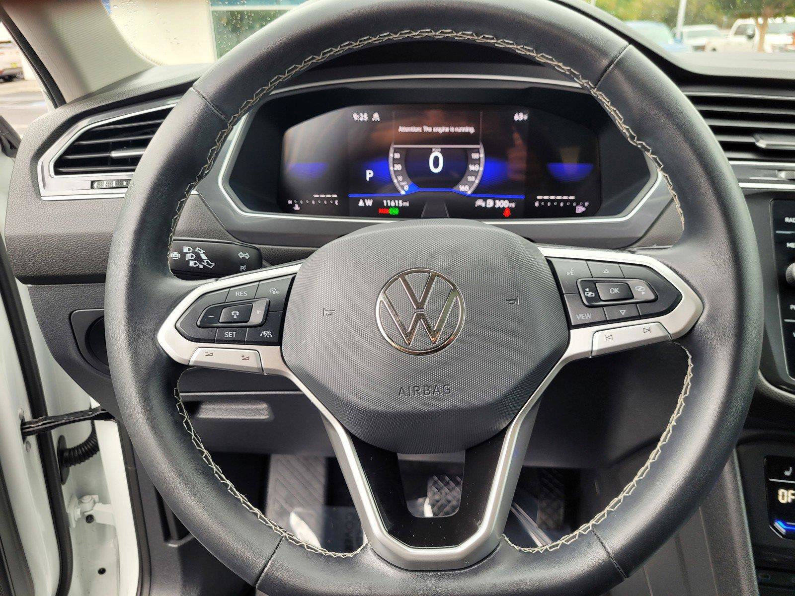 Certified 2024 Volkswagen Tiguan SE AWD/4WD image 35