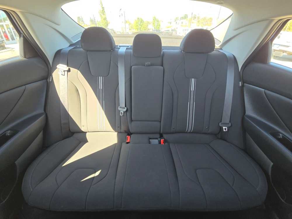 Used 2024 Hyundai Elantra SEL w/ Convenience Package FWD image 17