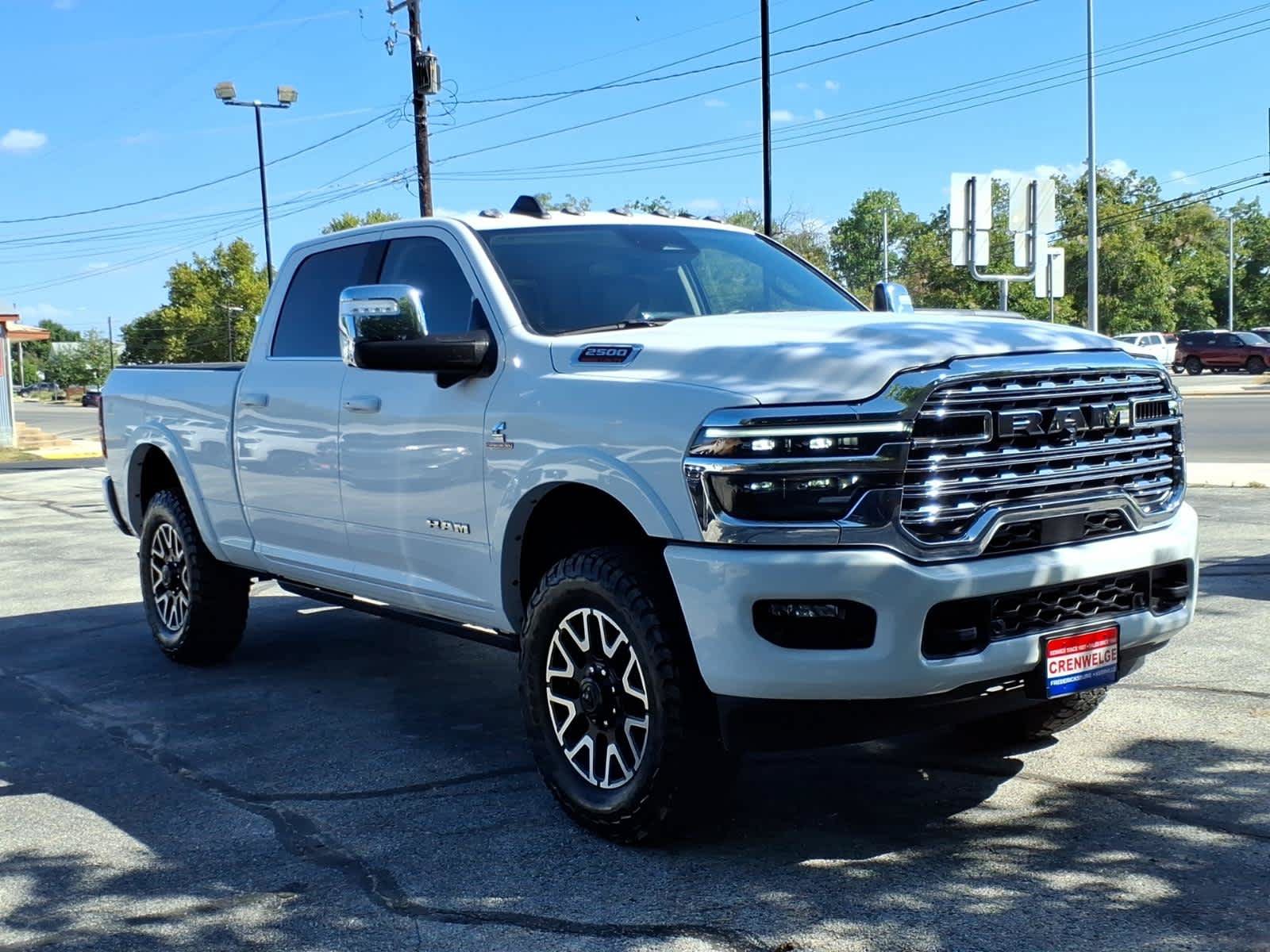 Used 2025 RAM 2500 Limited AWD/4WD image 2