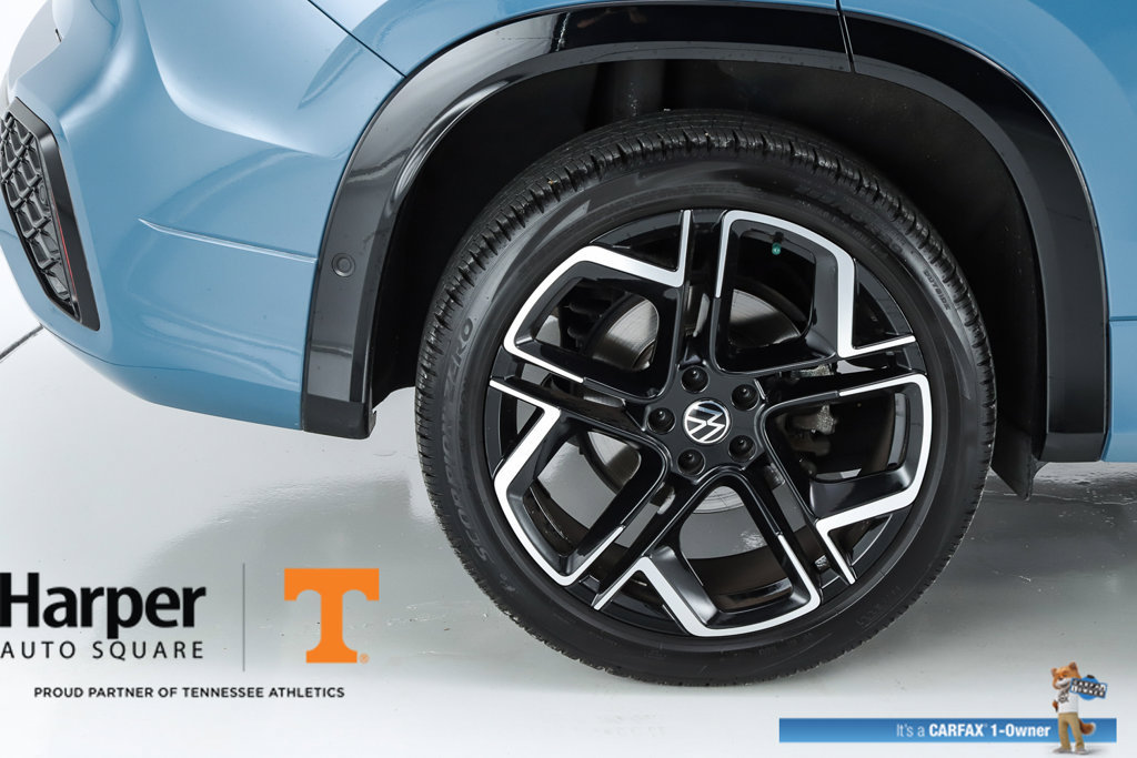 Used 2025 Volkswagen Tiguan SEL R-Line AWD/4WD image 13