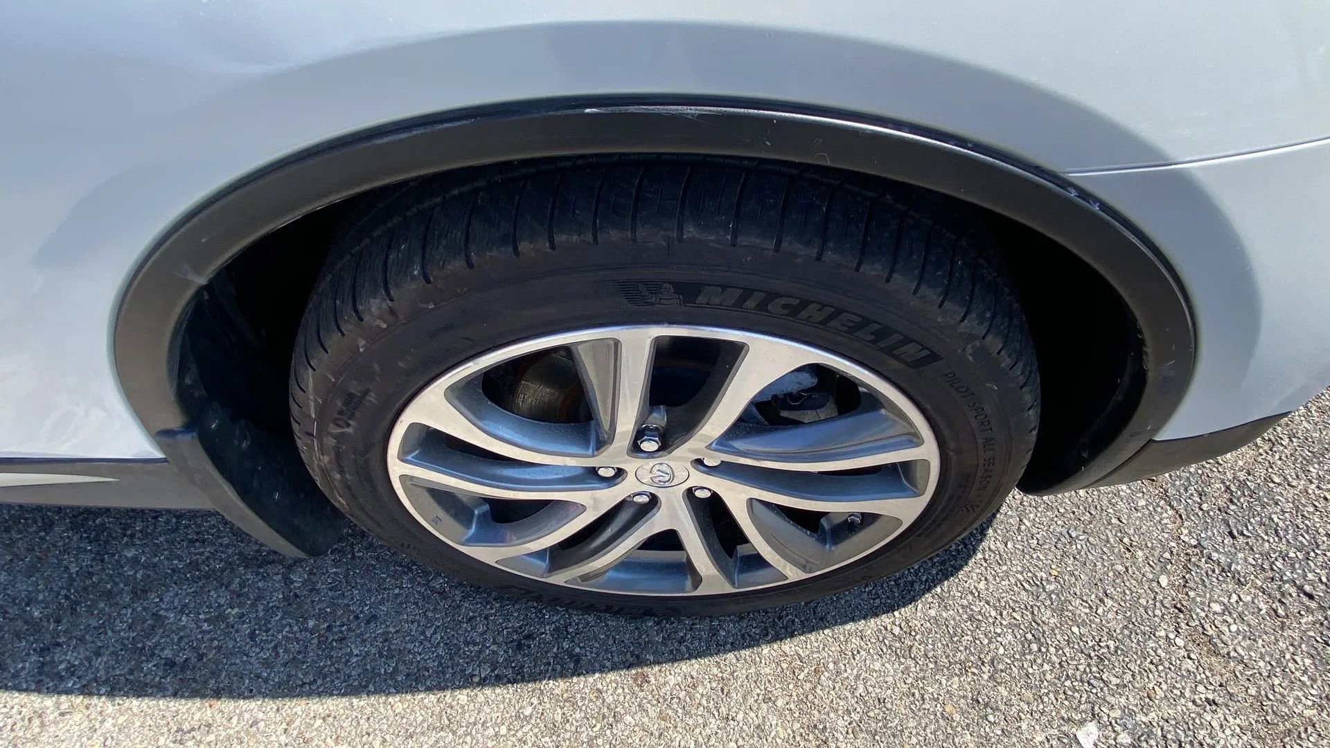 Used 2017 INFINITI QX50 2WD w/ Premium Plus Package image 24