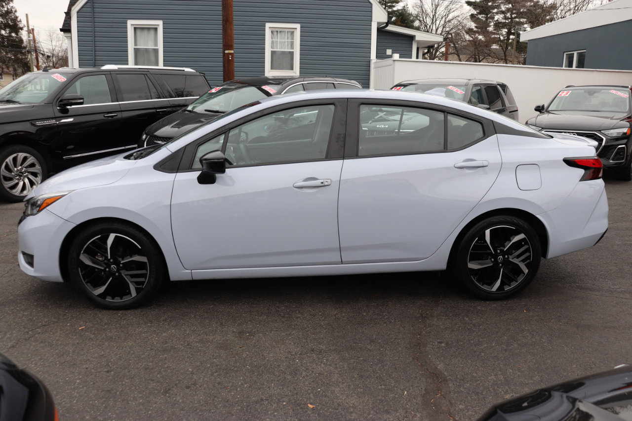 Used 2024 Nissan Versa SR image 2