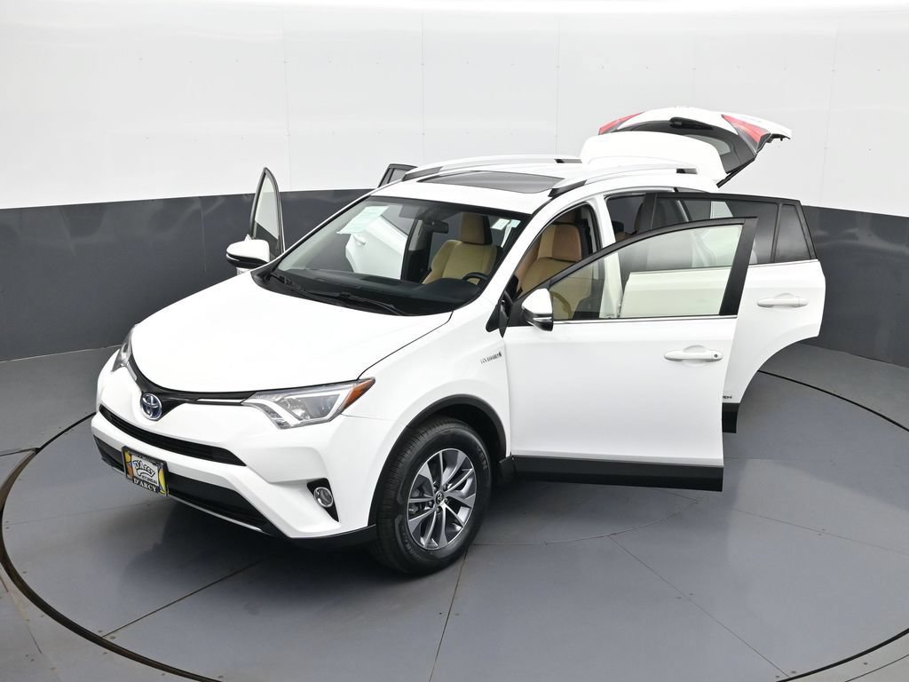 Used 2016 Toyota RAV4 XLE AWD/4WD image 30