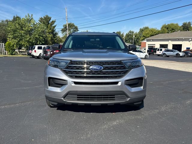 Used 2023 Ford Explorer XLT image 2