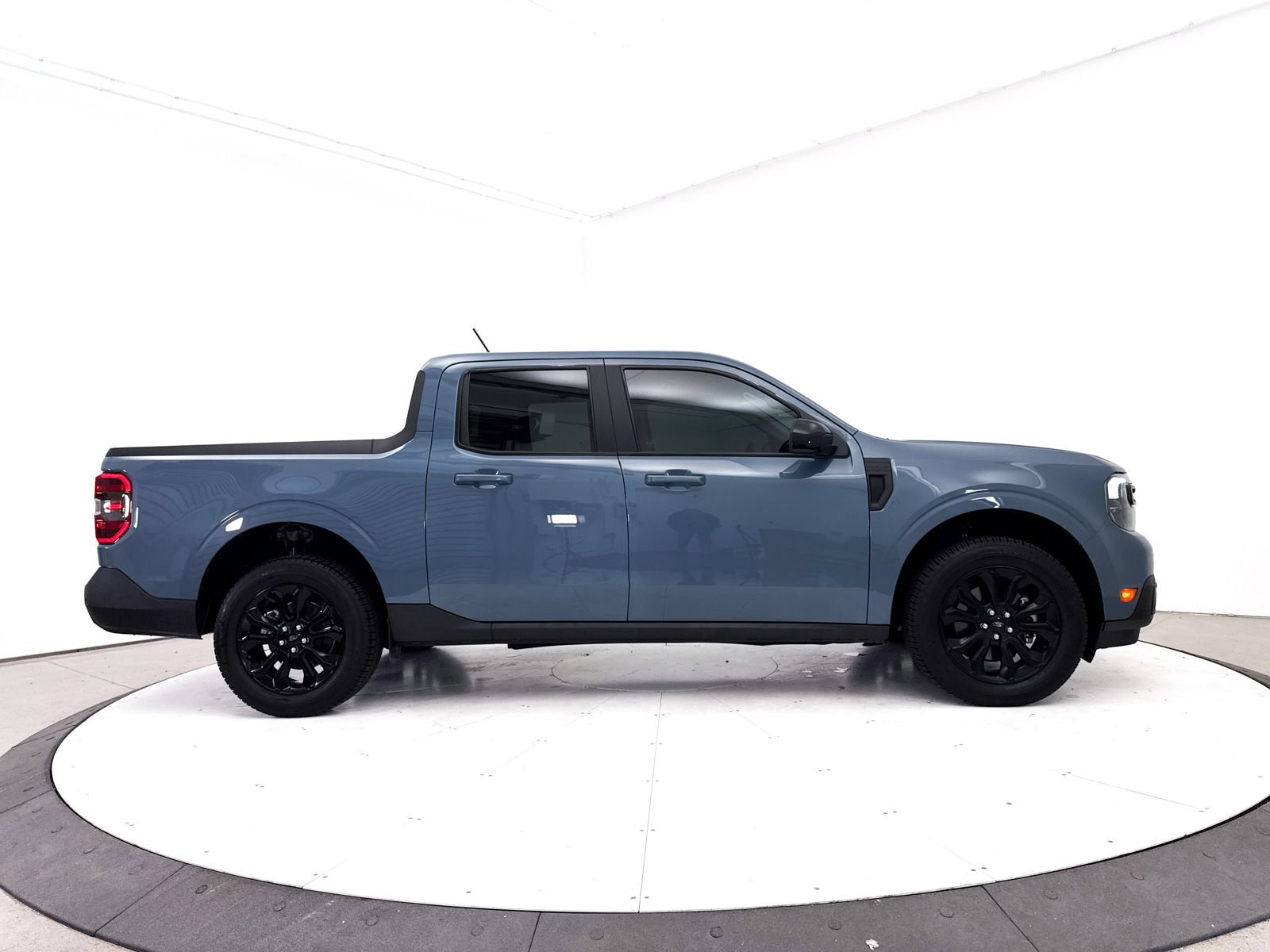 Used 2024 Ford Maverick Lariat w/ Black Appearance Package AWD/4WD image 39