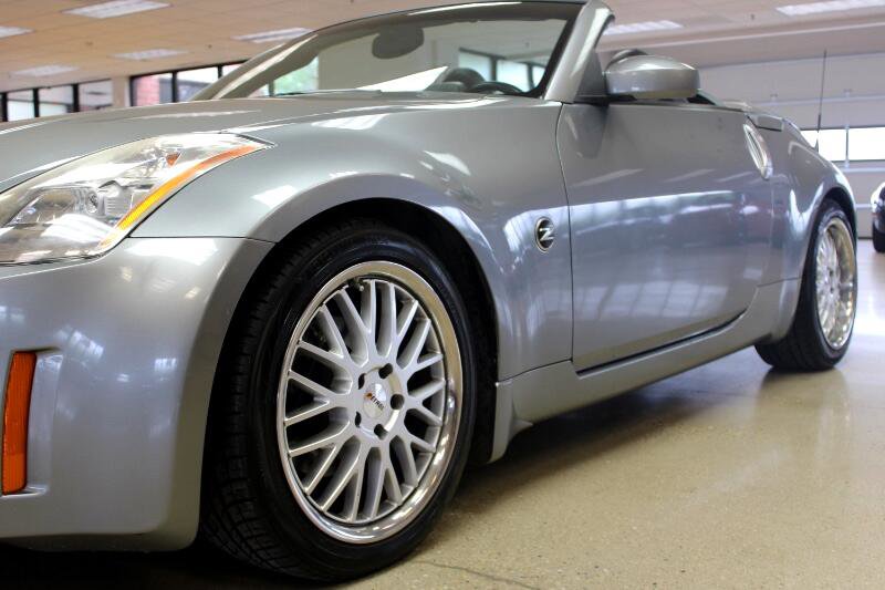Used 2004 Nissan 350Z Touring image 21