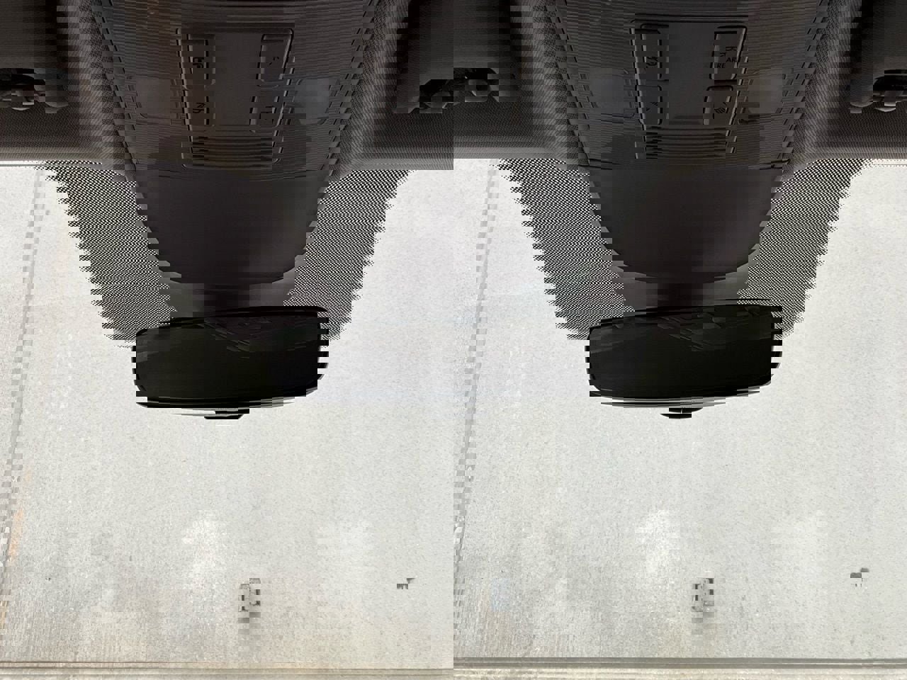 Used 2025 Volkswagen Taos SE image 18